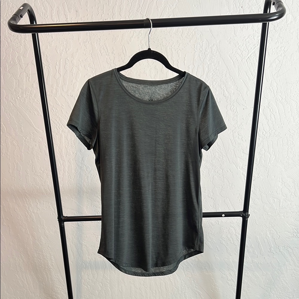 lululemon athletica Green Short Sleeve Tee